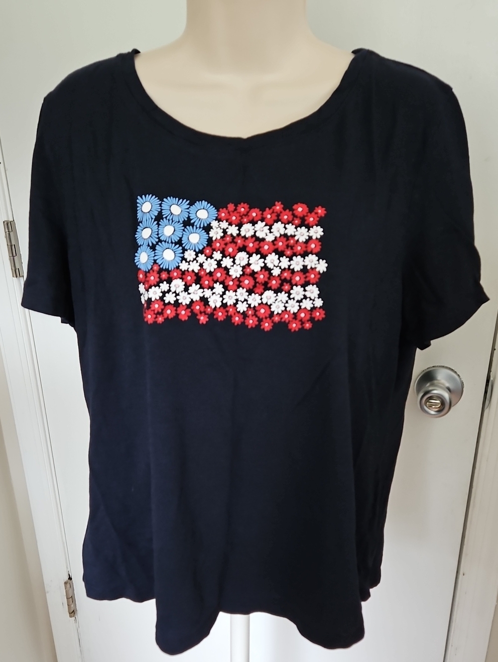Talbots Floral Flag Tee Size L